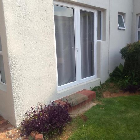 The Apartment On Katherine Street In Central Sandton Johannesburg Bagian luar foto