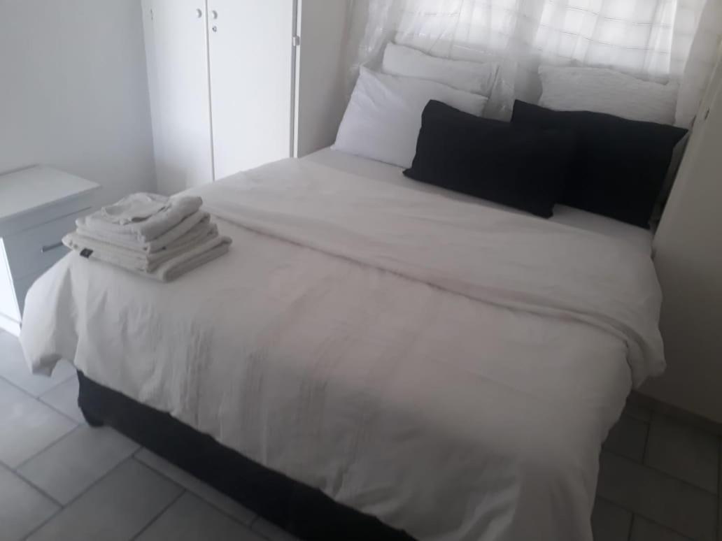 The Apartment On Katherine Street In Central Sandton Johannesburg Bagian luar foto